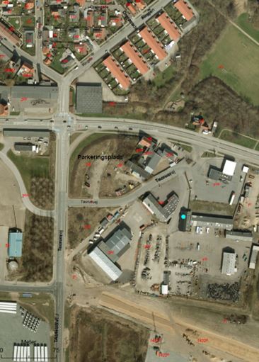 Luftfoto af parkeringspladsen beliggende på Taurusvej 4, 6700 Esbjerg (hjørnet af Taurusvej og Gammelby Ringvej)